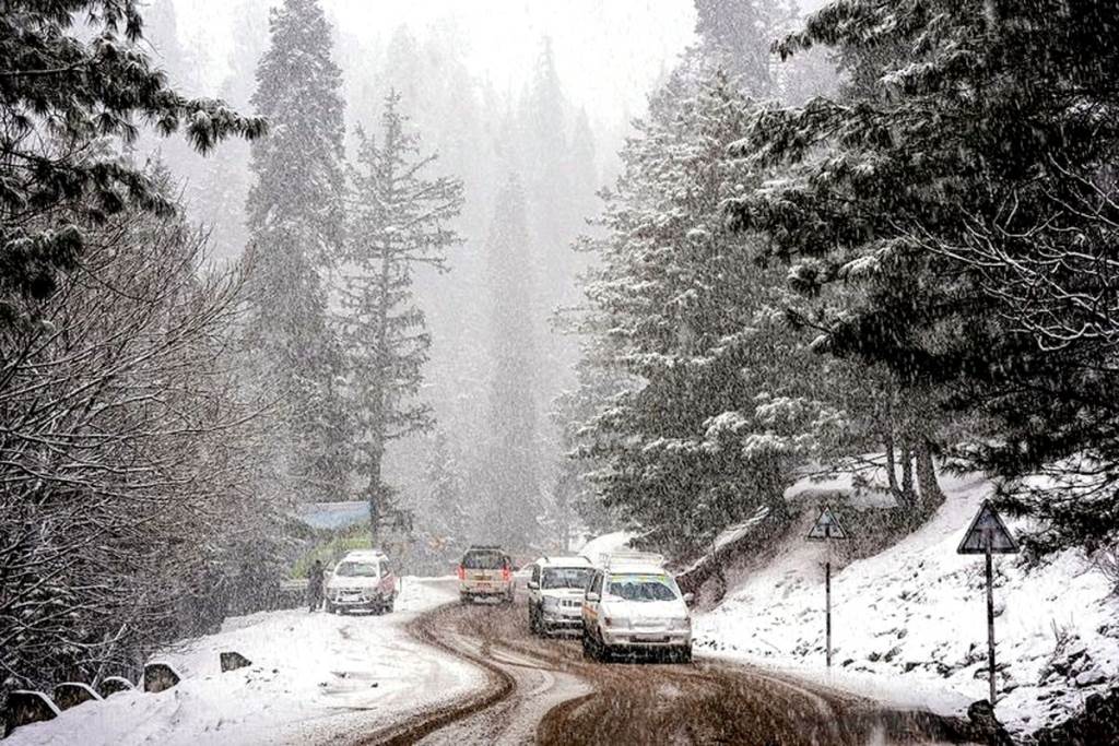 Cold wave in Himachal Pradesh Snowfall in Kalpa
